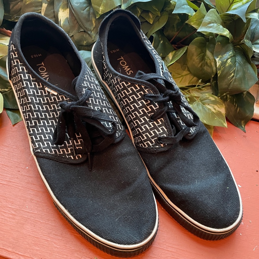 Toms Black Sneakers (size 10.5 Mens)